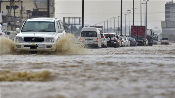 مديرية الدفاع المدني تدعو أهالي السعودية اليوم إلى البقاء في المنازل